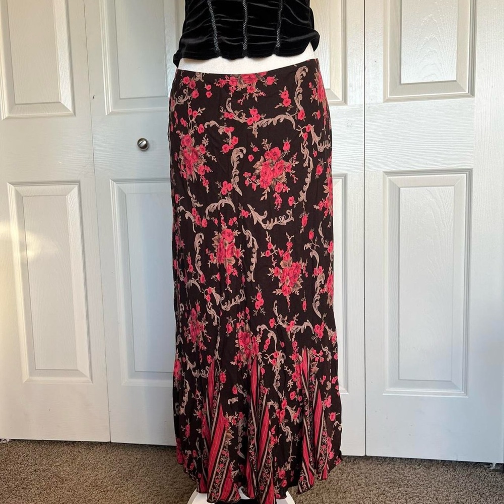 VTG Y2K Per Una long floral maxi skirt. Black and pink. Size small.
